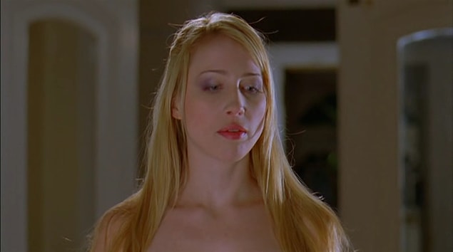 8. Bad Biology (2008) - Yoldan çıkmış penis, adamın vücudundan ayrılıp kasabadaki duvarları delerek kadınlara saldırır.