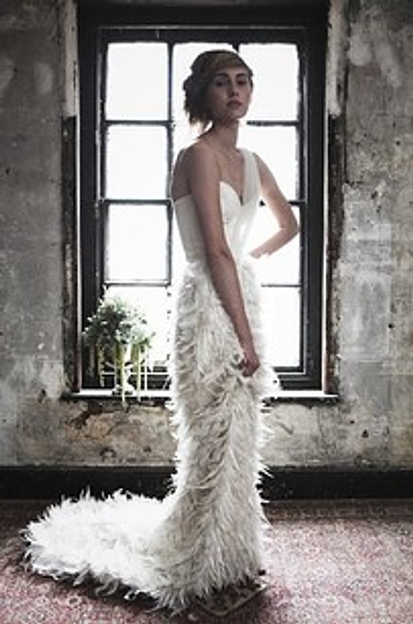 7. Такое свадебное платье можно назвать легким отголоском фильма "Там, где живут чудовища"