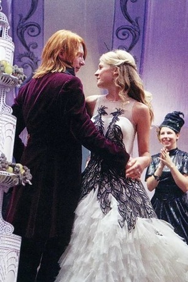 16. Роскошное платье, стиль которого напоминает Флёр Делакур из фильмов о Мальчике-который-выжил