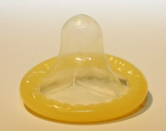 Не оставить свободное пространство на кончике презерватива