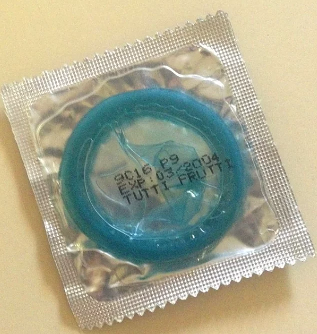 Использовать просроченный презерватив