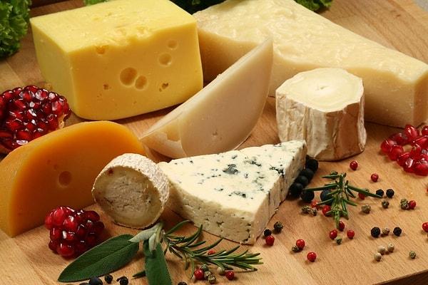 1. Bir peynir tabağı hazırlayacak olsan mutlaka koyacağın peynir hangisi olurdu?