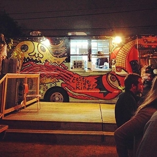 15. Хочется верить, что и в наших городах в скором времени появятся такие рестораны на колесиках. Вкусно, быстро и весело 😊😋👍