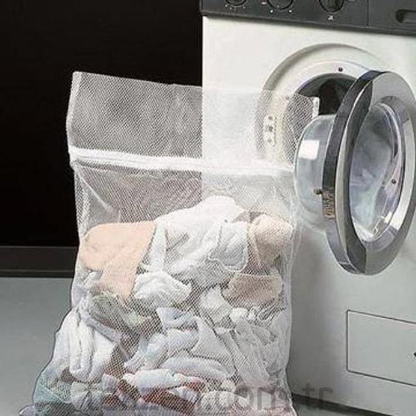 15. Narin giysilerinizi mutlaka bir tül yıkama torbasında çamaşır makinesine atın.
