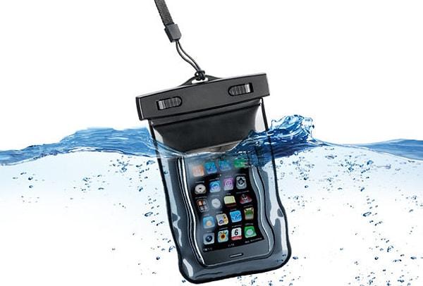 12. Dokunmatik özelliğini kullanmanıza izin veren su geçirmez telefon kılıfı.