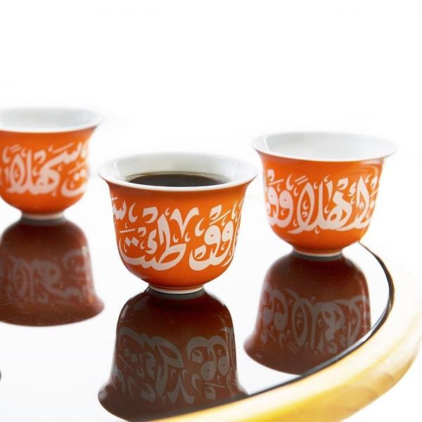 9. Eski Arap kültüründe boşanmak kahveye bağlıymış.