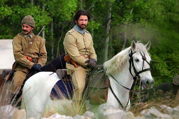 Osmanlı subayını, Game of Thrones'ta Daario Naharis karakterini canlandıran, yakın dönemde Wild, Age of Adaline gibi popüler filmlerde rol almış olan Michiel Huisman canlandırıyor.