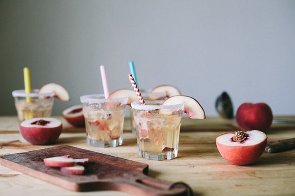 6. Коктейль с персиками и зеленым чаем