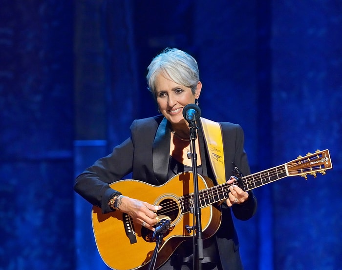 'Daha Tehlikeli Bir Ülke Görmemiştim' Diyen Joan Baez Özür Diledi