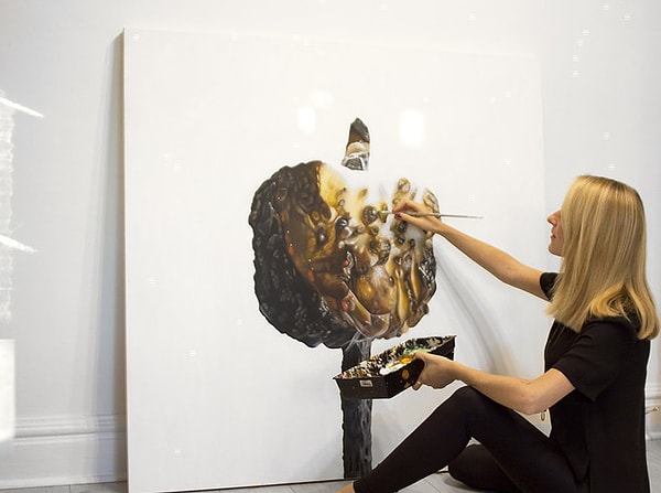 2. Картины, сделанные в стиле фотографии, дарят художнице чувство удовлетворенности и счастья!