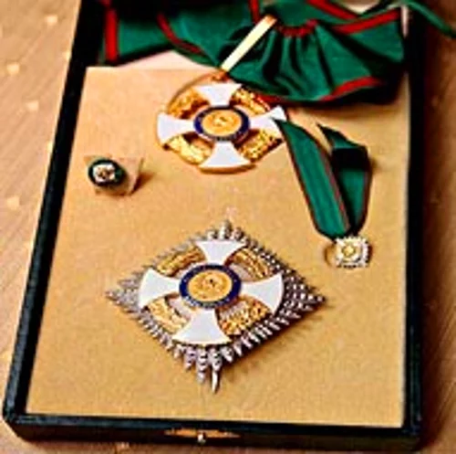 Указом президента Италии от 13 февраля 2014 года Франческа Виола была награждена степенью Великого офицера ордена «За заслуги перед Итальянской Республикой».