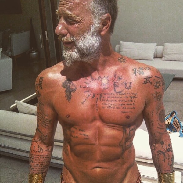 3. Он, конечно же, миллионер. Кто бы сомневался? :-)