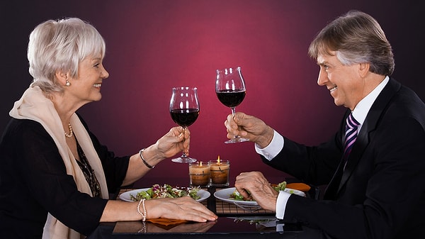 2. Было обнаружено, что семейные пары старше 50 лет и прожившие вместе 20 и более лет, часто проводили досуг за распитием алкоголя.