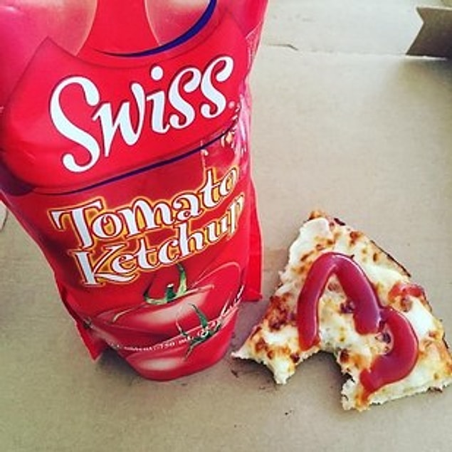 6. Pizza dilimini her ısırışta ketçap tadı almak: