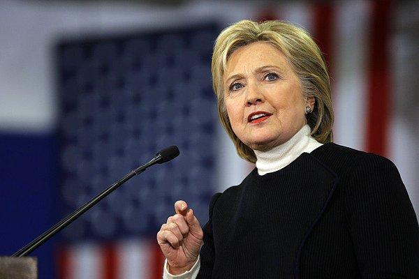 18. Hillary Clinton  Bill Clinton'ı suçlayan kadınları baskı altına alıyor