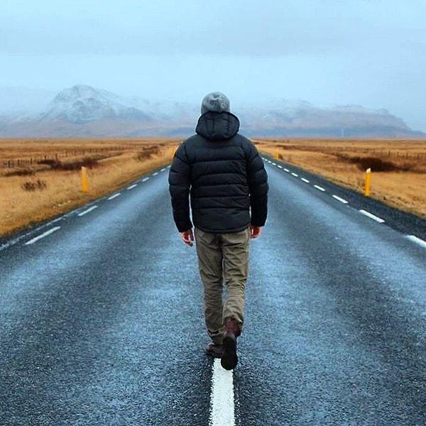 İzlanda yollarını arşınlayan gezginiminizin yolu bitmek bilmiyor.