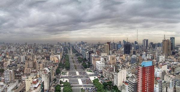 4. Dünya'nın en geniş bulvarı Arjantin'in başkenti Buenos Aires'te yer alıyor.