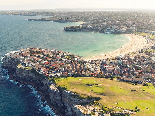 13. Пляж Бонди в Сиднее, Австралия.