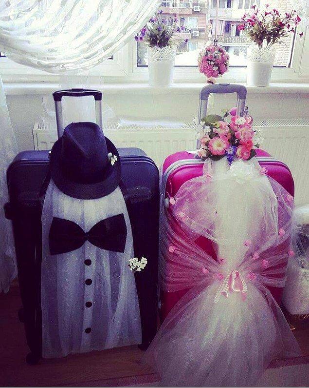 9. Kapı, bavul, saksı gibi evlilikten haberi olmayan bütün objeleri düğüne gider gibi giydirmeleri.