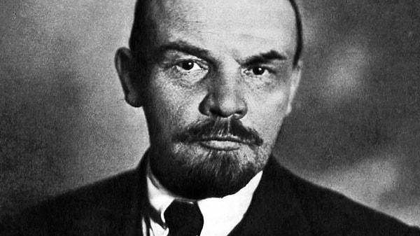 28. Vladimir İlyiç Lenin, Sovyetler Birliği'nin Kurucusu.