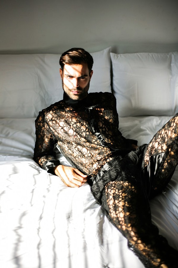 3. В 80-х годах такое белье создавалось для представителей сексуальных меньшинств и людей, предпочитавших носить одежду, более подходившую противоположному полу.