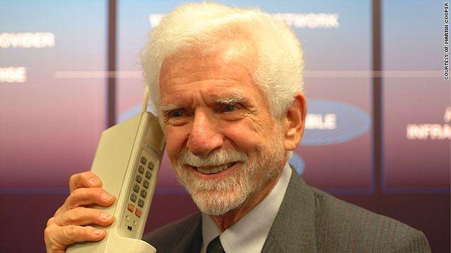 The first call on a cellphone was made in 1973 by one of the creators of Motorola, Martin Cooper.
