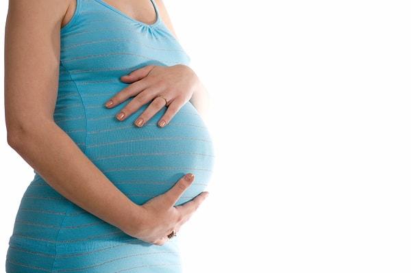 8. Hamile kadınların %30'u, hamilelik sürecinde besin olmayan şeyler yemek istemektedir. Bu duruma "pika sendromu" adı verilmektedir.