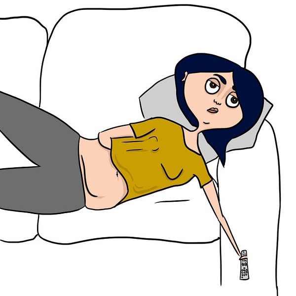 8. Держалась за грудь, смотря телевизор