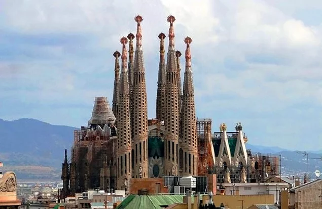 Храм Святого Семейства, Барселона, Испания
