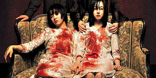 Moon Geun Yeong as Sumi and Lim Su-jeong as Suyeon