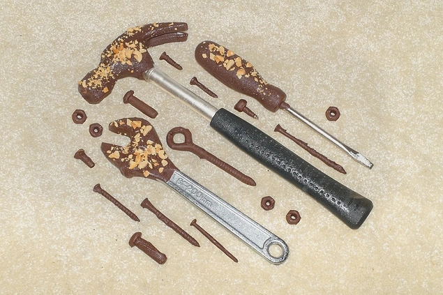 Покрыть инструменты шоколадной глазурью? Почему бы и нет!
