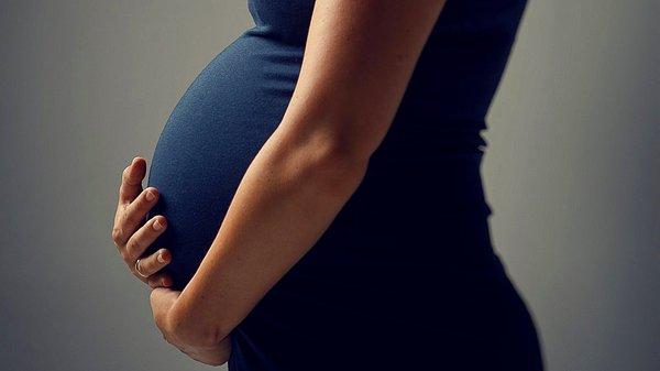 23. İnsan gözü, anne yalnızca iki haftalık hamileyken gelişmeye başlamaktadır.