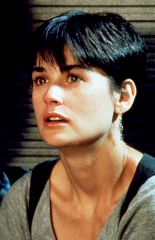 11. Molly Jensen(Demi Moore) - Tuba Büyüküstün