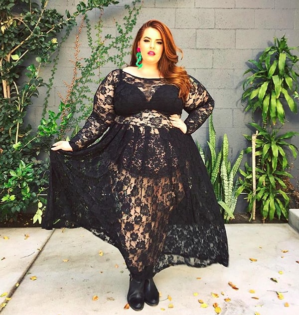 16. "И почему вообще полные женщины хотят носить просвечивающую одежду?"