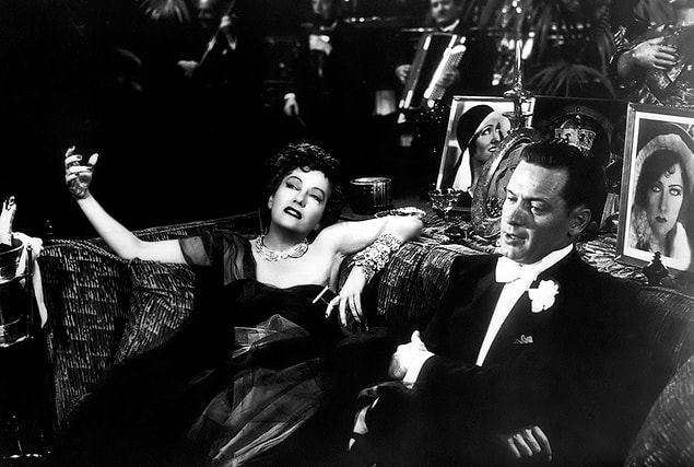 30. Sunset Blvd. (1950) / Billy Wilder