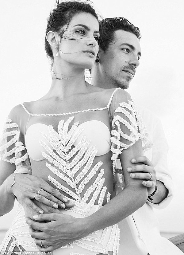 13. Над дизайном работали Aqua de Coco.