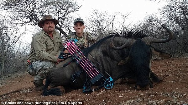 4. Ее фото заработали множество перепостов. Кто-то восхищается охотницей, а кто-то проклинает ее.