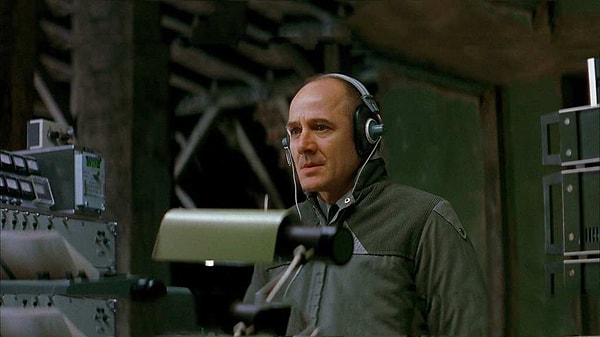 32. Жизнь других