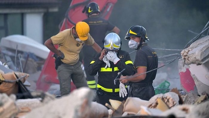 İtalya'da Deprem Bölgesinde OHAL İlan Edildi