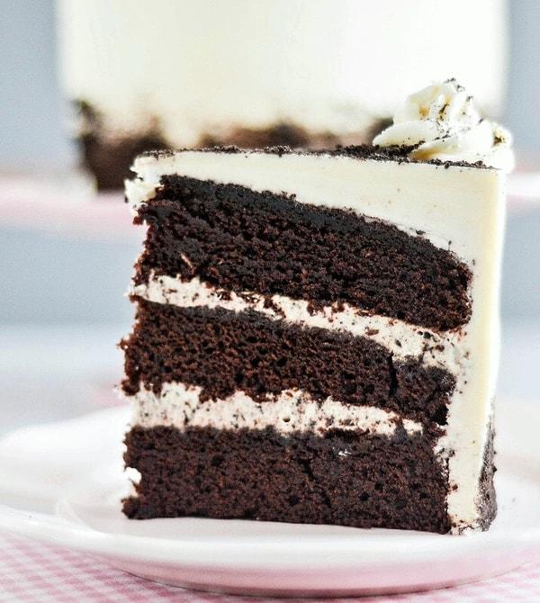 4. Kakaolu bisküvilerin bir pasta yapabileceğini biliyor muydunuz?