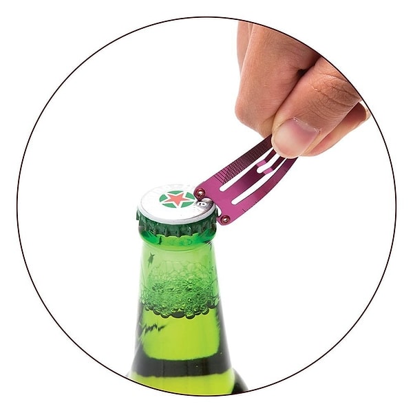 7. Заколка для волос, в которую встроено сразу 7 инструментов