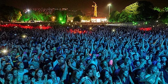 İzmirlilerin Şu Sıralar Eğlencenin Dibine Vurduğu "İzmir Fuarı"nın Dünü ve Bugünü