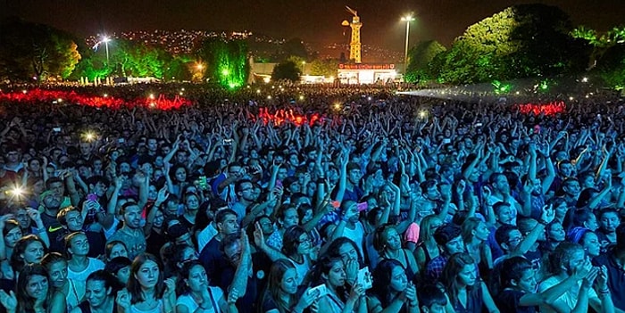 İzmirlilerin Şu Sıralar Eğlencenin Dibine Vurduğu "İzmir Fuarı"nın Dünü ve Bugünü