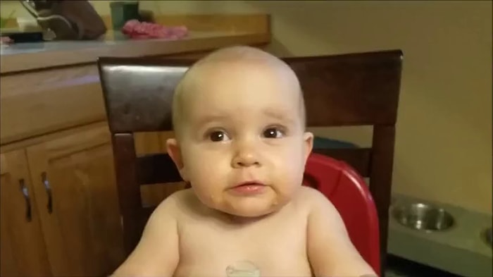 Gülme Krizine Gireceksiniz! Ağaçkakan Woody Gibi Gülen Sevimli Bebek