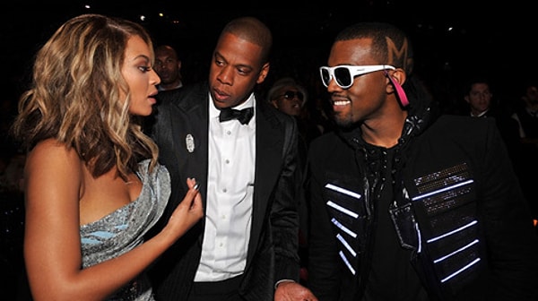 20. Kendisinin bir tanrı olduğunu düşünen Kanye West bile Beyonce hayranı!