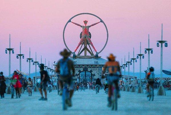 17. Vee meşhur "Burning Man!"