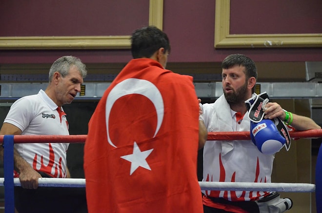 Genç Yumruklar Dünya Şampiyonu