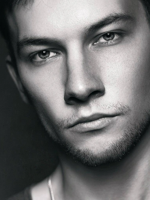 Кирилл Емельянов, 25 лет