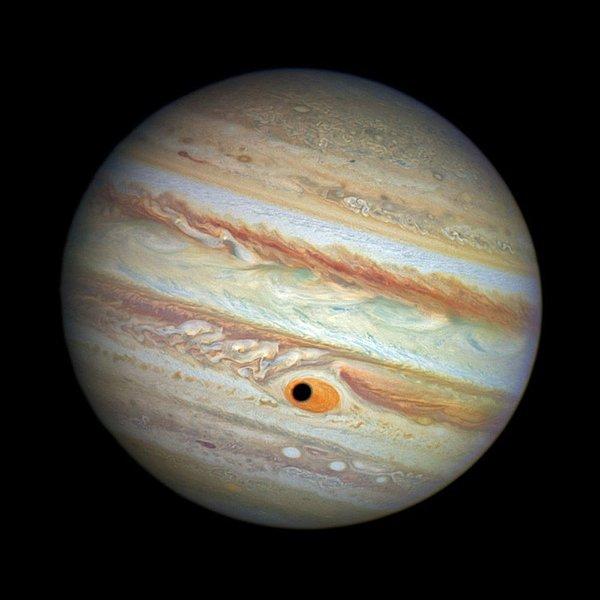 12. Akla hayale gelmeyecek kasırgaların yaşandığı "Jüpiter'in Gözü"