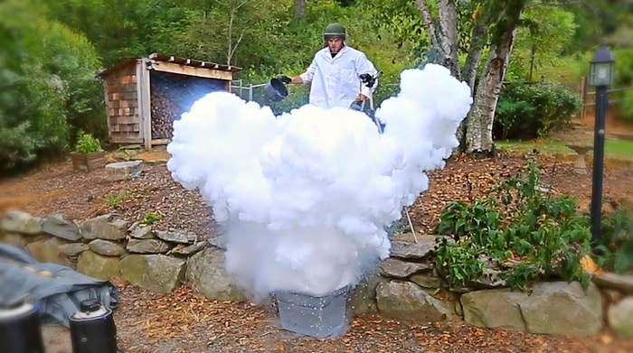 Sıvı Nitrojenin İçine Kaynar Su Dökülürse Ne Olur?